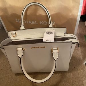 Brand New Michael Kors “Selma” Purse NWT👜